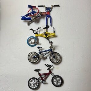 4  Soma Die Cast Tech Bike Distortion